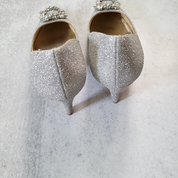 Badgley Mischka Carrie Crystal Embellished Pump Silver Glitter Heels SZ 6.5 - Picture 5 of 9